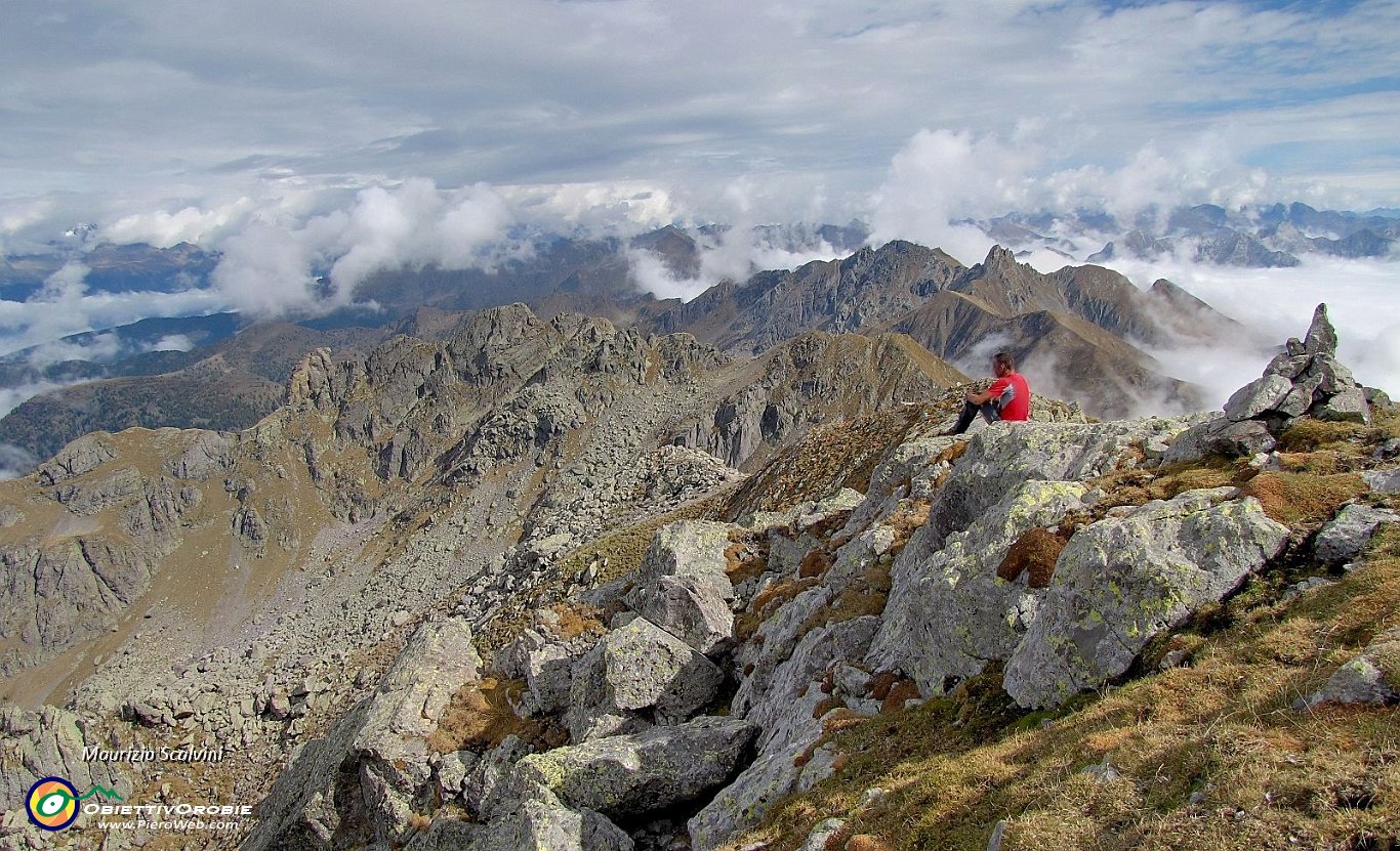 46 E ora butto uno sguardo al panorama valtellinese....JPG